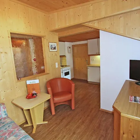 Well Maintained In A Quiet Location On The Outskirts Of Matrei شقة *