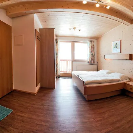 Well Maintained In A Quiet Location On The Outskirts Of Matrei شقة *